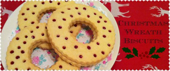 Christmas Wreath Biscuits - Fun to bake with the kids or give as Christmas gifts.