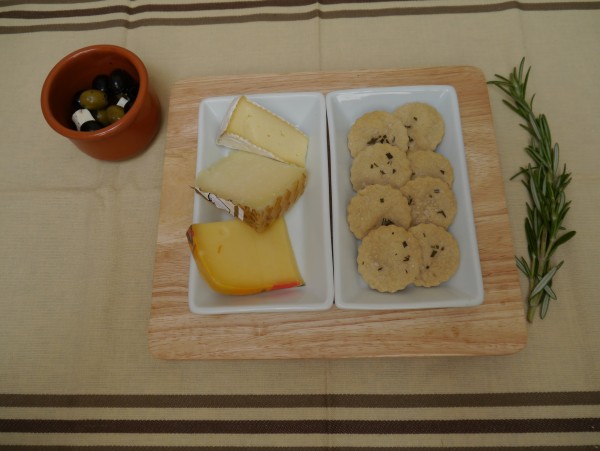 olive oil crackers with rosemary and seasalt
